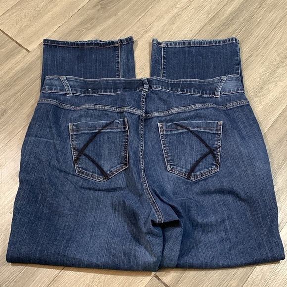 Lane Bryant Straight Tighter Tummy Technology Medium Wash Stretch Jeans size 20 - Picture 5 of 11